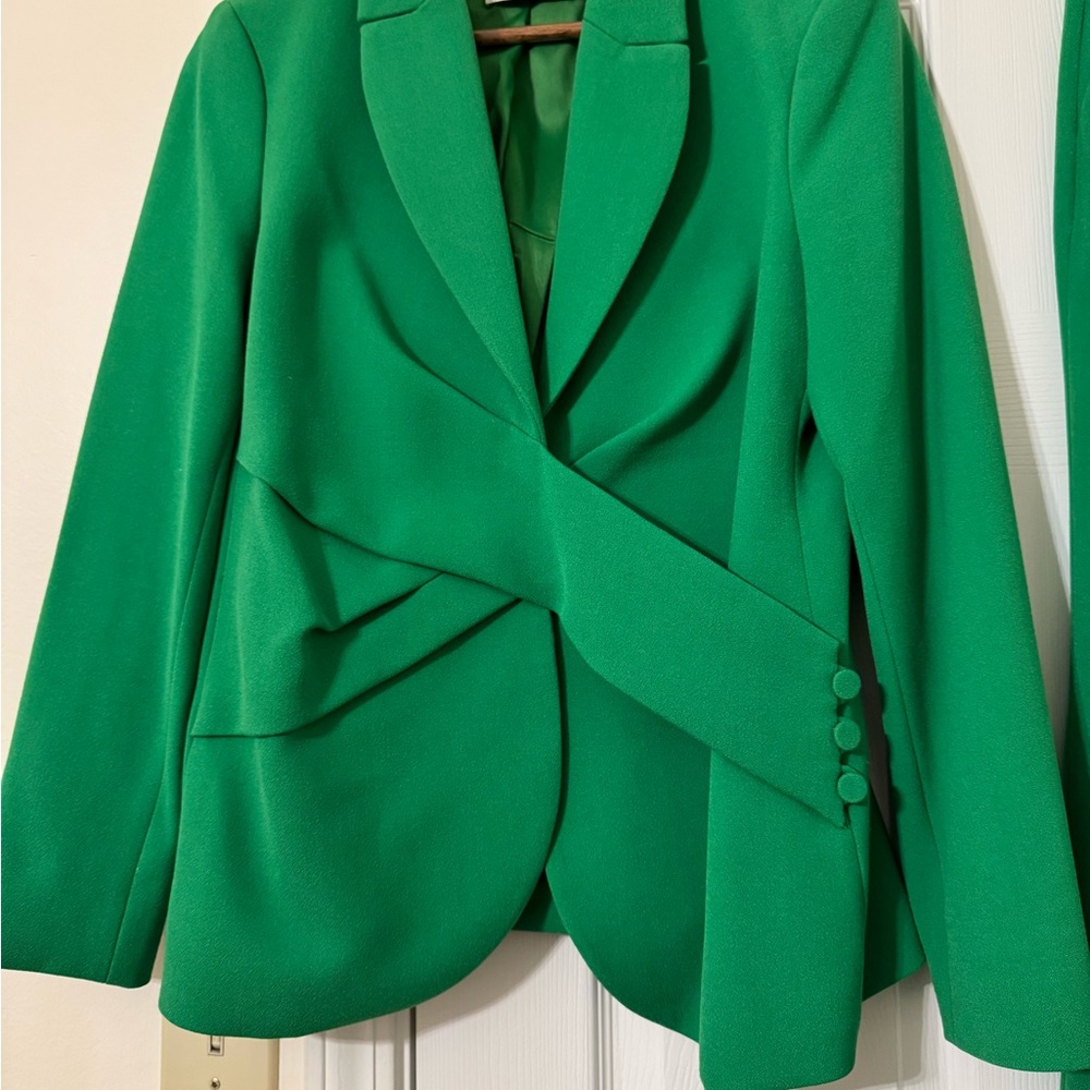 The Fold London Women's Green Blazer and Pants Set - Picture 2 of 16
